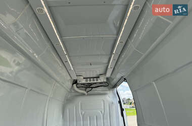 Грузовой фургон Renault Master 2021 в 