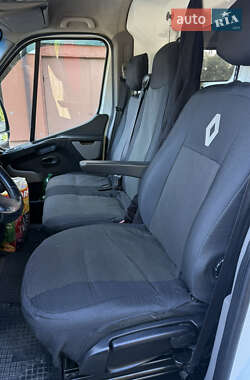 Грузовой фургон Renault Master 2012 в 