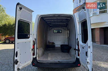 Грузовой фургон Renault Master 2012 в 