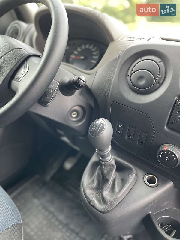 Грузовой фургон Renault Master 2016 в Днепре