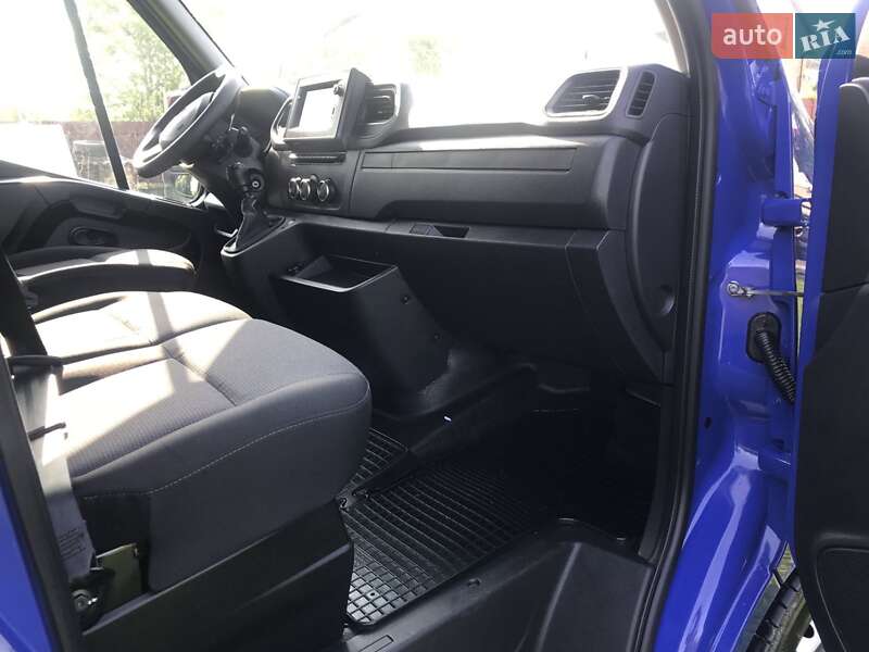 Грузовой фургон Renault Master 2022 в Радивилове
