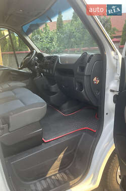 Вантажний фургон Renault Master 2012 в 