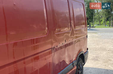 Грузовой фургон Renault Master 2000 в 