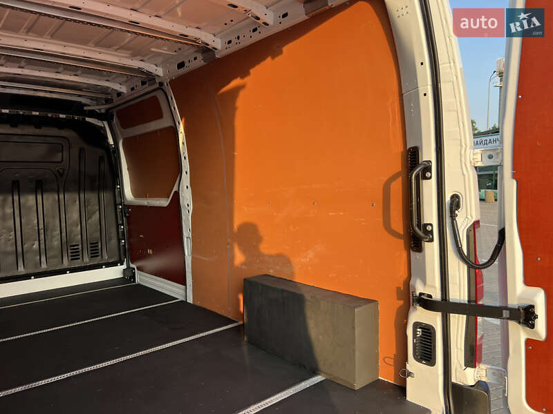 Грузовой фургон Renault Master 2022 в Дубно