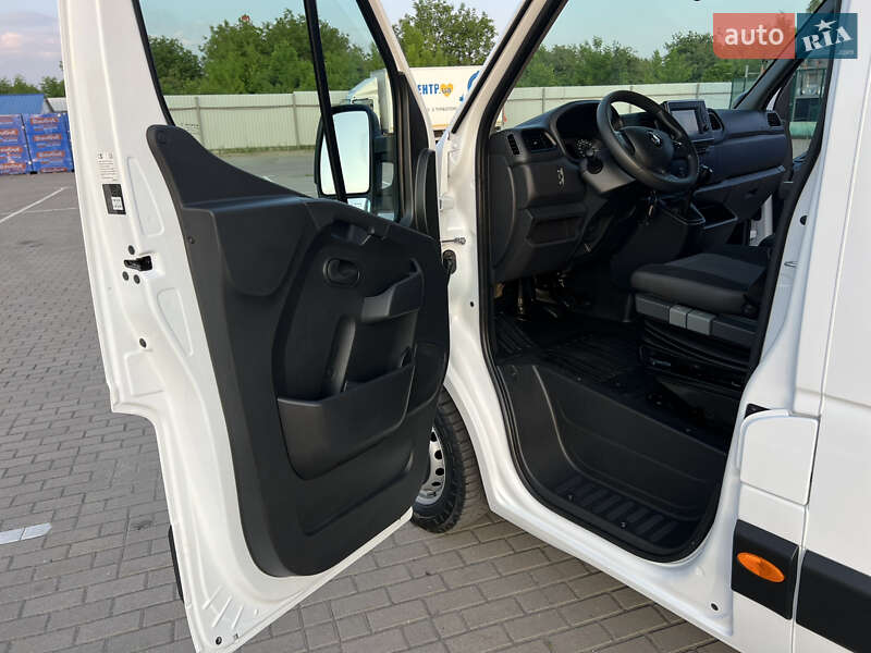 Грузовой фургон Renault Master 2022 в Дубно