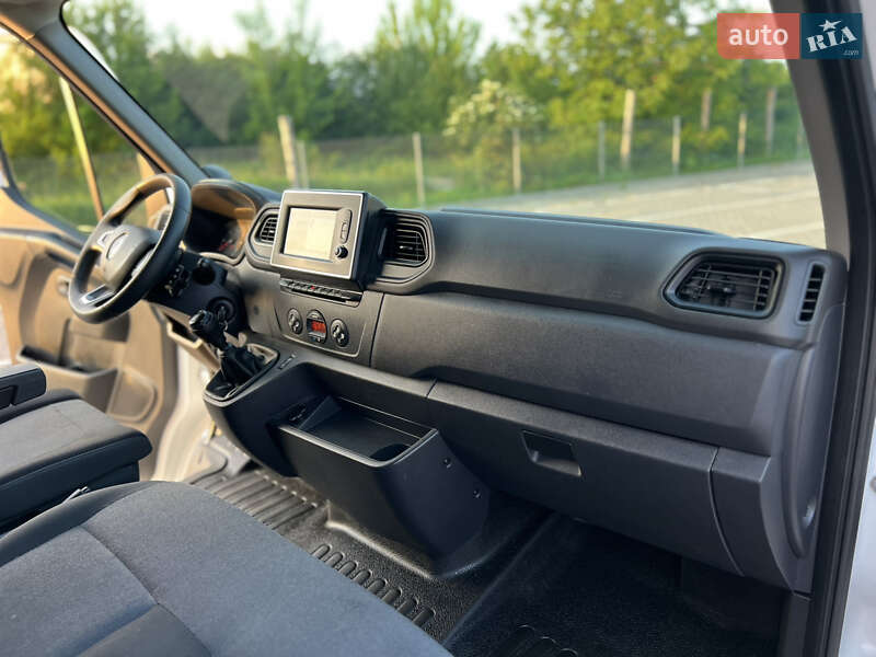 Грузовой фургон Renault Master 2022 в Дубно