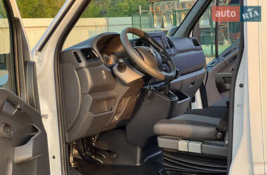Вантажний фургон Renault Master 2022 в 