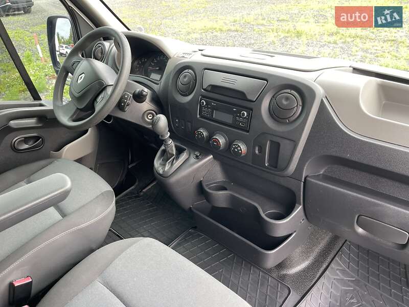 Грузовой фургон Renault Master 2017 в Луцке