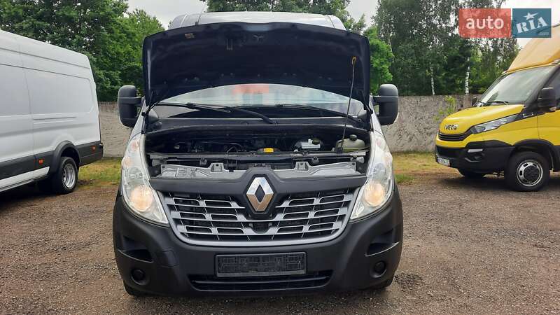 Грузовой фургон Renault Master 2015 в Ивано-Франковске