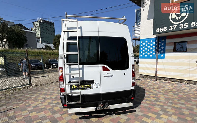 Вантажний фургон Renault Master 2012 в Стрию