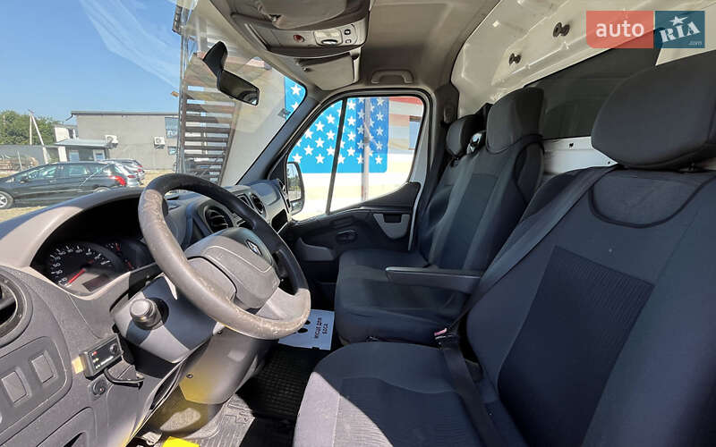 Вантажний фургон Renault Master 2012 в Стрию