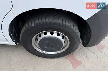 Грузовой фургон Renault Master 2022 в 