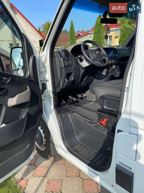 Автовоз Renault Master 2013 в Радивилове