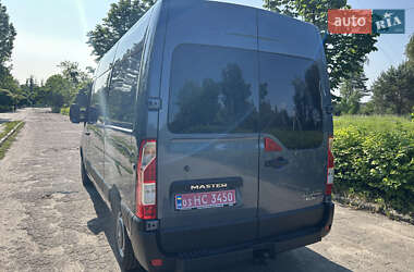 Грузопассажирский фургон Renault Master 2018 в 