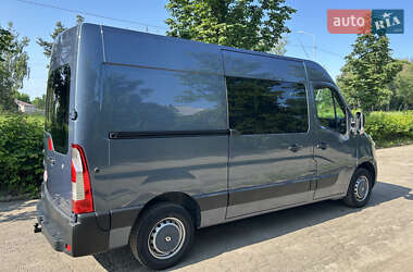 Грузопассажирский фургон Renault Master 2018 в 