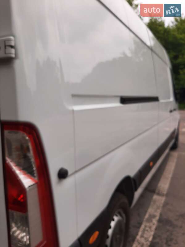 Вантажний фургон Renault Master 2016 в Полтаві