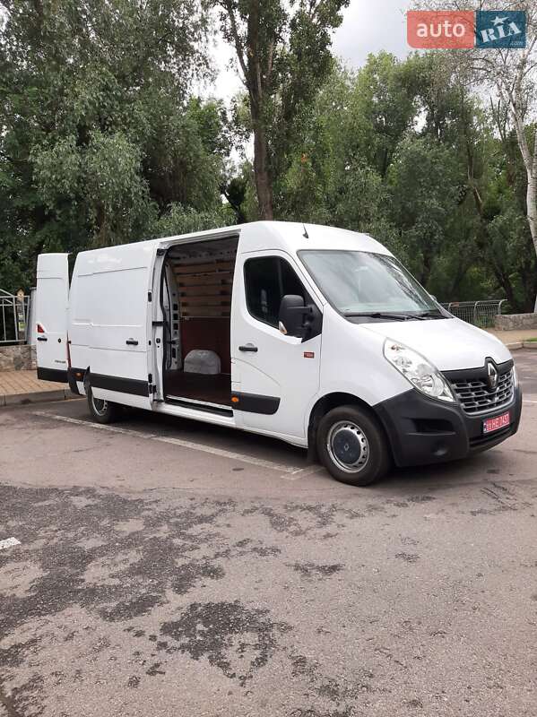 Вантажний фургон Renault Master 2016 в Полтаві