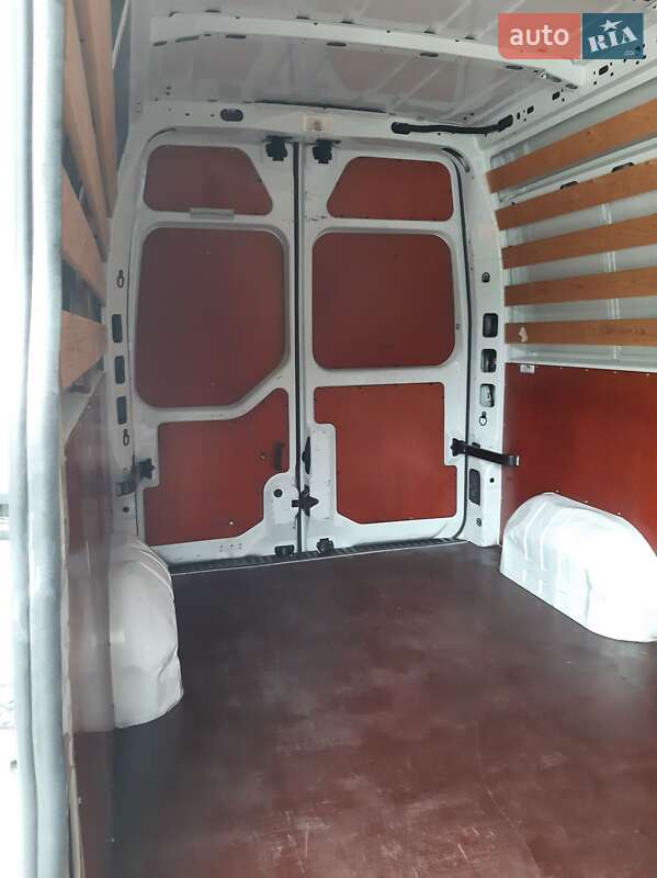 Вантажний фургон Renault Master 2016 в Полтаві