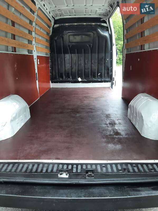 Вантажний фургон Renault Master 2016 в Полтаві