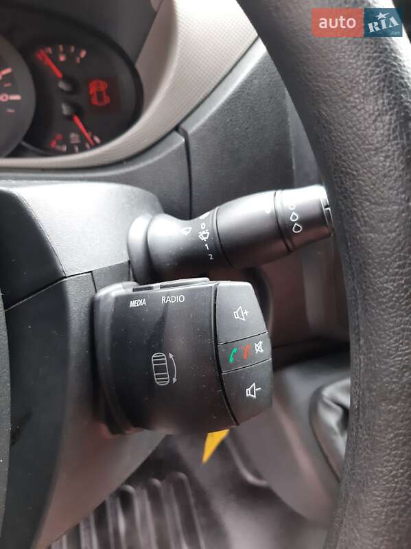 Вантажний фургон Renault Master 2016 в Полтаві