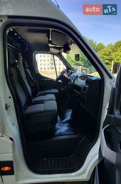 Грузовой фургон Renault Master 2015 в 