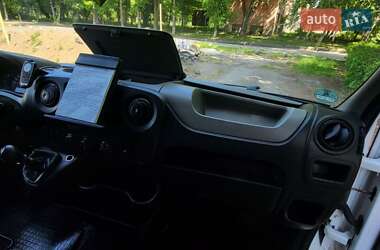 Грузовой фургон Renault Master 2015 в 