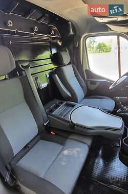 Грузовой фургон Renault Master 2015 в 