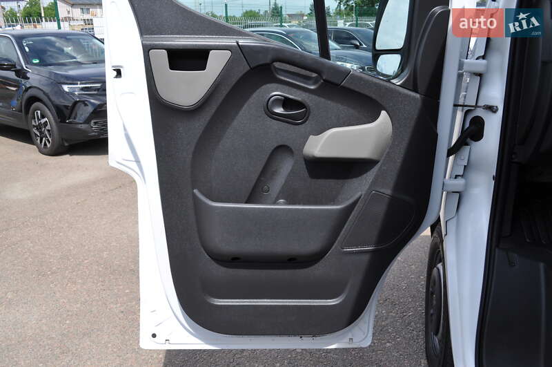 Грузопассажирский фургон Renault Master 2018 в Киеве