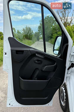 Грузовой фургон Renault Master 2019 в 