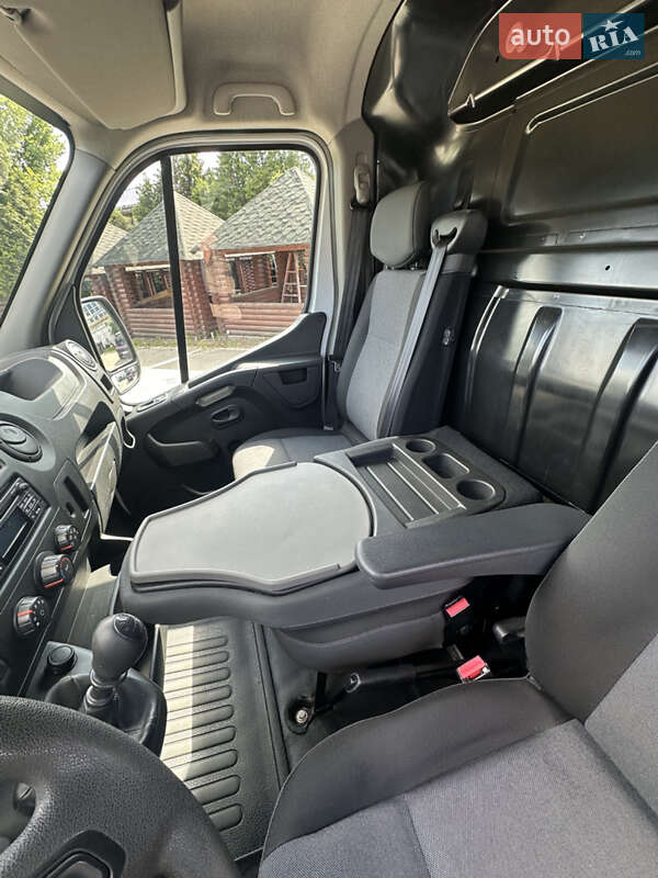 Грузовой фургон Renault Master 2018 в Львове