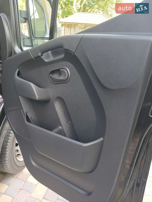 Микроавтобус Renault Master 2021 в Киеве