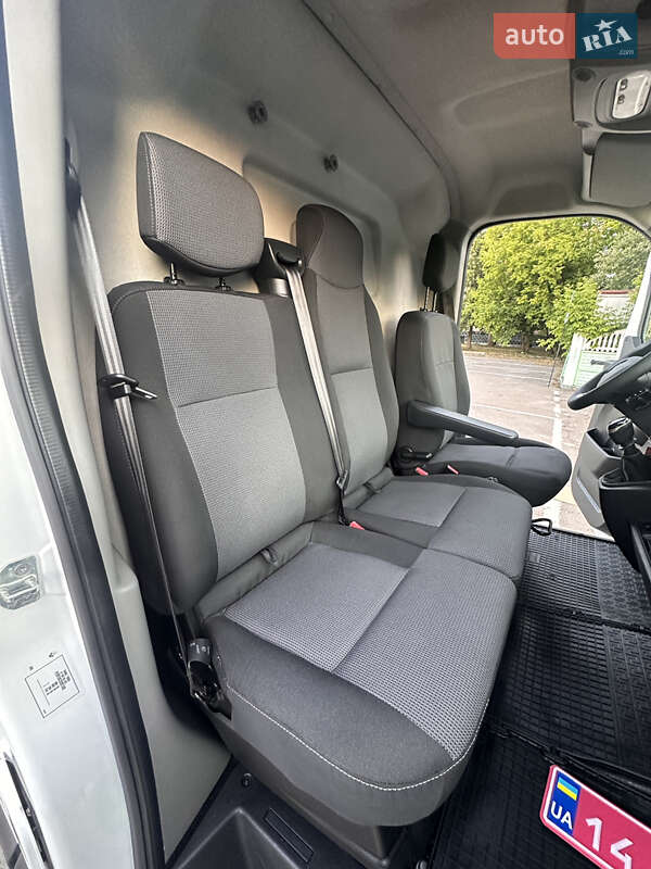 Вантажний фургон Renault Master 2020 в Дубні