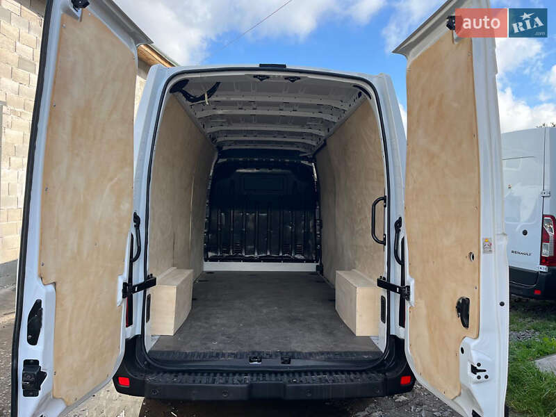 Вантажний фургон Renault Master 2020 в Дубні