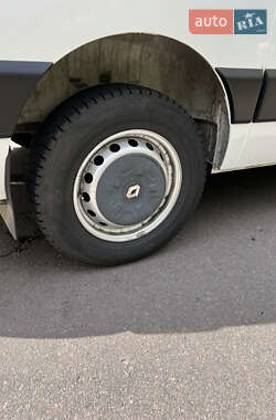 Грузовой фургон Renault Master 2013 в 
