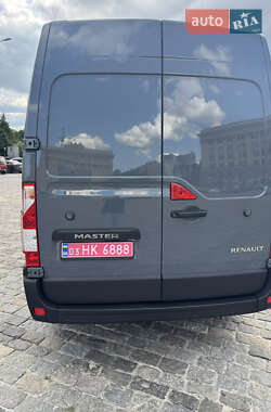 Грузовой фургон Renault Master 2023 в 