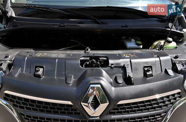 Грузовой фургон Renault Master 2020 в 