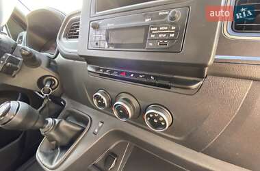 Грузовой фургон Renault Master 2023 в 