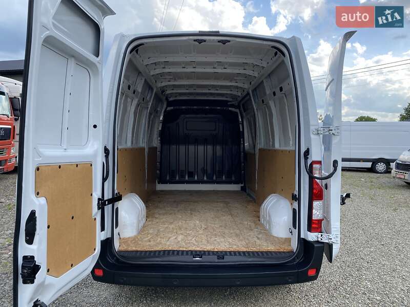 Грузовой фургон Renault Master 2021 в Хусте