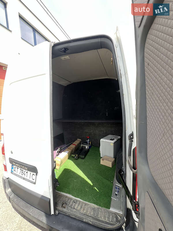 Мікроавтобус Renault Master 2016 в Долині