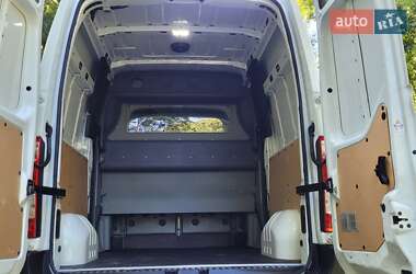 Грузопассажирский фургон Renault Master 2017 в 