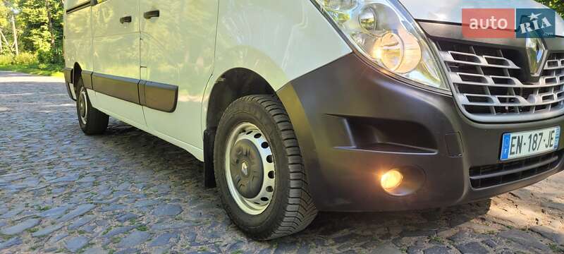 Грузопассажирский фургон Renault Master 2017 в Луцке