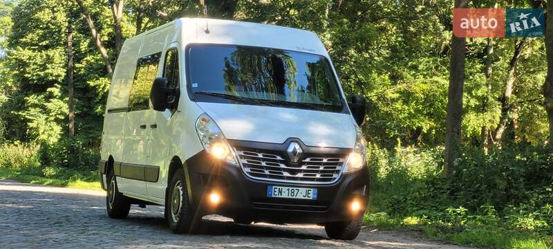 Грузопассажирский фургон Renault Master 2017 в Луцке