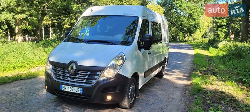 Грузопассажирский фургон Renault Master 2017 в Луцке