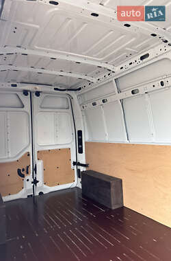 Грузовой фургон Renault Master 2020 в 