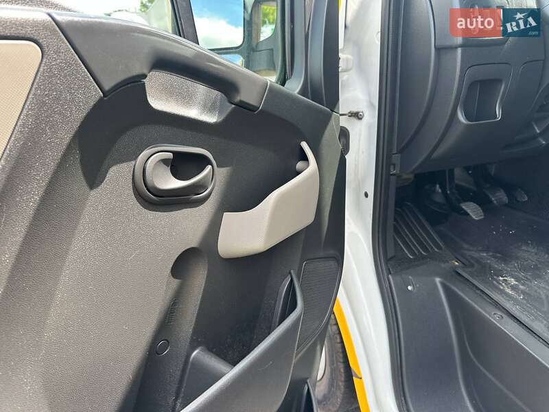 Автовышка Renault Master 2014 в Ровно