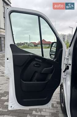 Грузовой фургон Renault Master 2021 в 