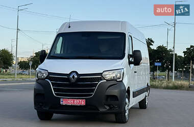 Грузовой фургон Renault Master 2022 в 