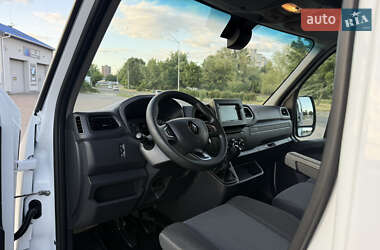 Грузовой фургон Renault Master 2022 в 