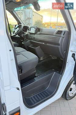 Грузовой фургон Renault Master 2022 в 