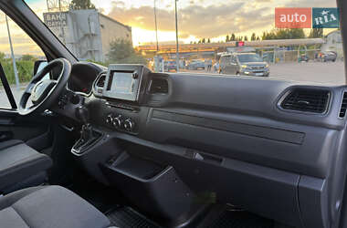 Грузовой фургон Renault Master 2022 в 